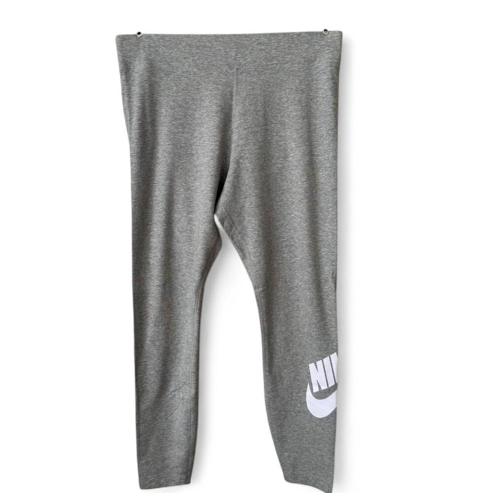 Nike Women's Grey Leggings